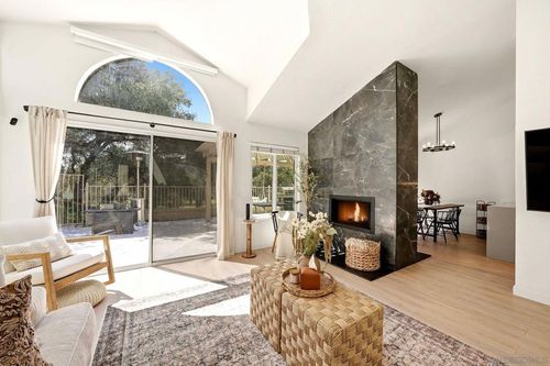 8981 Circle R View Ln, Escondido, CA, 92026-5915 | Card Image