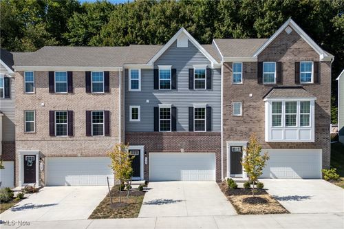 1123 Bean Ln, Akron, OH, 44313-7800 | Card Image