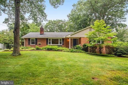 10704 Montgomery Dr, MANASSAS, VA, 20111-2805 | Card Image