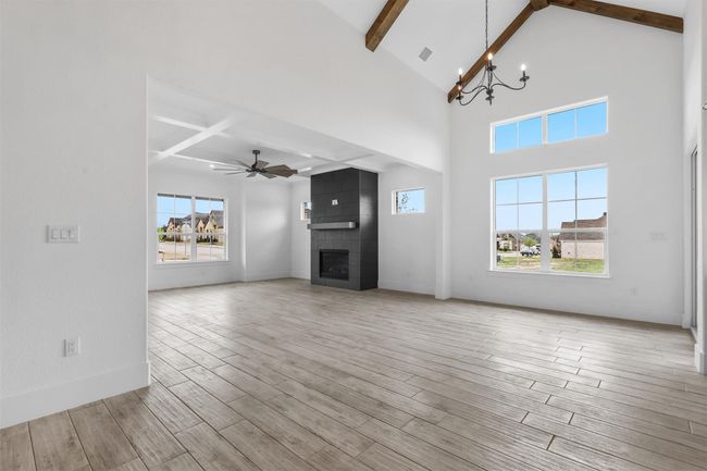 Family Room / Dining | Image 14