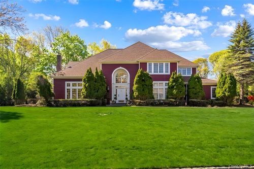 8 China Ln, Setauket, NY, 11733-4052 | Card Image