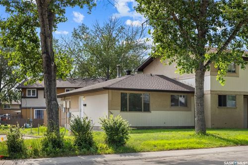 1342 Brown St, Regina, SK, S4N5M3 | Card Image