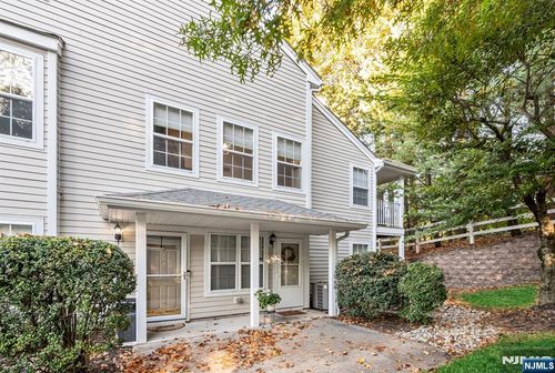 1034 Castle Rd, Mahwah, NJ, 07430-3256 | Card Image