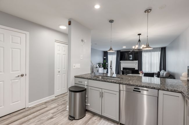 1357 Coldspring Rd, Townhouse with 2 bedrooms, 2 bathrooms and 1 parking in Carol Stream IL | Image 9