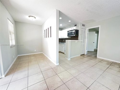 i144-95 Ne 41st St, Oakland Park, FL, 33334-1385 | Card Image