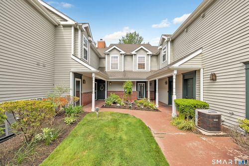 201-201 Mayfield Dr, Trumbull, CT, 06611-2360 | Card Image