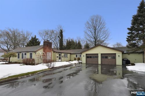 178 Franklin St, Northvale, NJ, 07647-2141 | Card Image