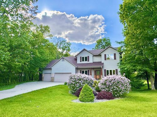 567 Forest Ln, Medford, MN, 55049-8141 | Card Image