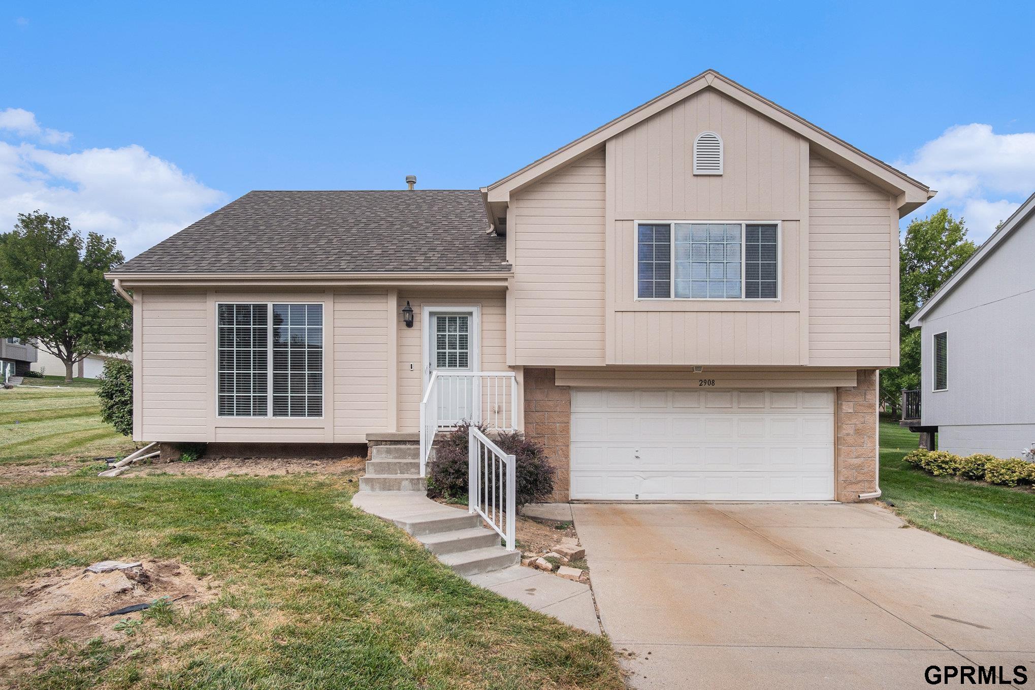 146th St, Omaha, NE 68116