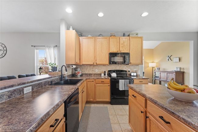 1338 Brooks Dr, House other with 3 bedrooms, 3 bathrooms and null parking in Willoughby OH | Image 4