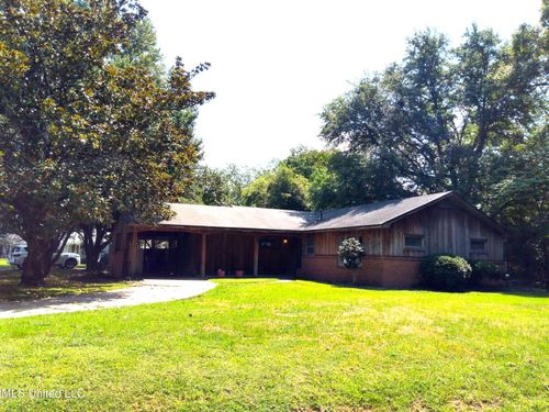 130 Lee Cir, Indianola, MS, 38751-2612 | Card Image