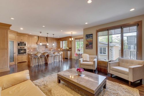 2609 7 Ave Nw, Calgary, AB, T2N1A6 | Card Image