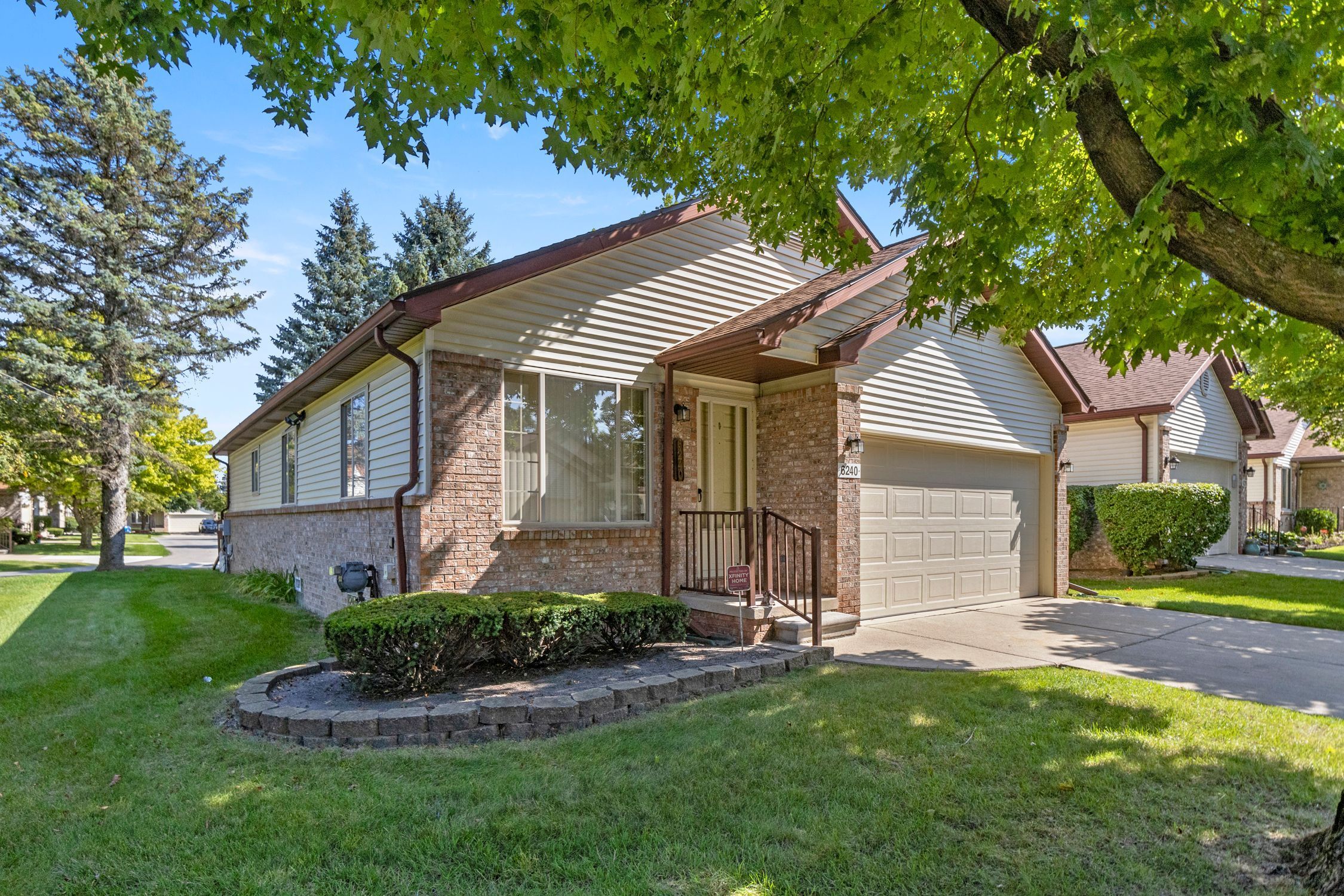Morgan Cir, Westland, MI 48185