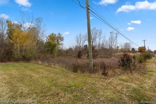433 Rochester Rd, Leonard, MI, 48367-4250 | Card Image