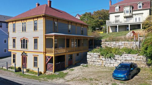 141 Pelham St, Lunenburg, NS, B0J2C0 | Card Image