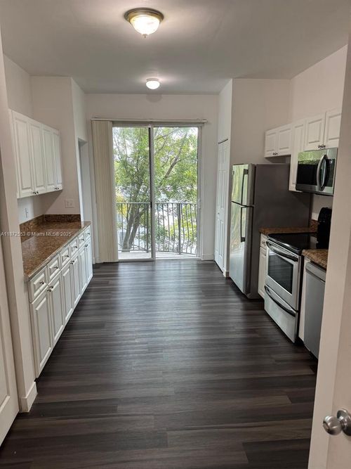 apt-302-954 Sw 36th Ct, Miami, FL, 33135-4281 | Card Image