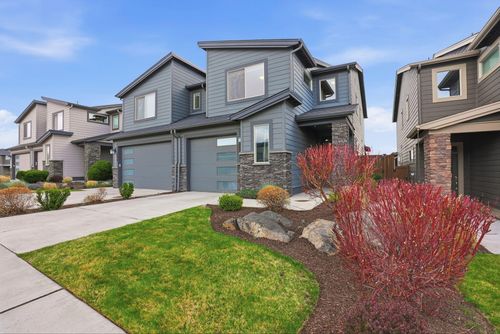 63148 Ne Hadley Pl, Bend, OR, 97701-7435 | Card Image