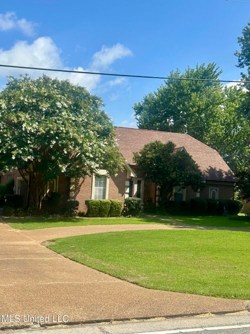 814 Byhalia Rd, Hernando, MS, 38632-1304 | Card Image