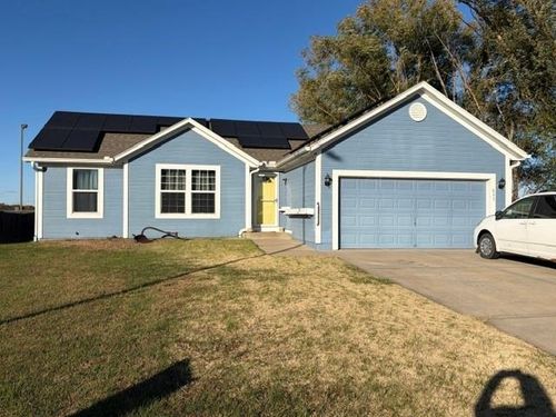 605 W 3rd Ter, Wellsville, KS, 66092-8331 | Card Image