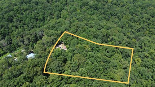 684 Gibbs Rd, Ashland City, TN, 37015-9365 | Card Image