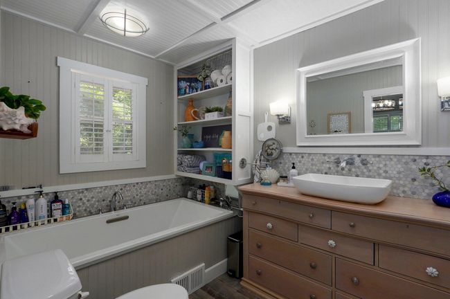 Master Bathroom | Image 18