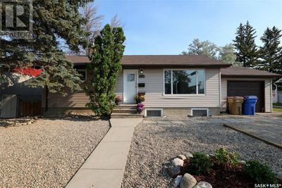 3704 Sherwood Dr, House other with 5 bedrooms, 2 bathrooms and null parking in Regina SK | Image 2