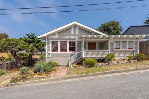 135 5th St, Pacific Grove, CA, 93950-2921 | Card Image