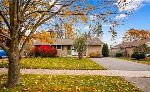 main-fl-1252 Royal Dr, Peterborough, ON, K9H6R5 | Card Image