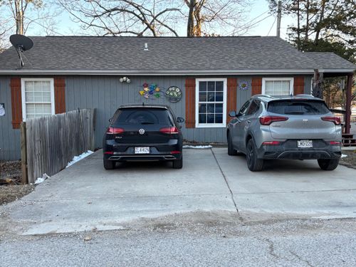 125 Bamboo Trl, Hollister, MO, 65672-5870 | Card Image