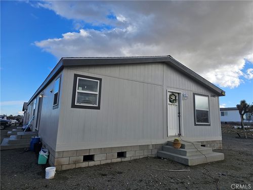 12483 Buckwheat Rd, Phelan, CA, 92371 | Card Image