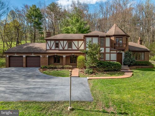 79 Country Club Rd, Ashland, PA, 17921-9044 | Card Image