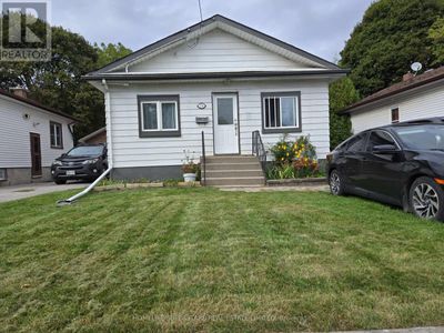 256 Annis St, House other with 3 bedrooms, 2 bathrooms and 5 parking in Oshawa ON | Image 1