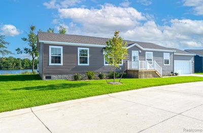 2775 Naples Court, Home with 3 bedrooms, 2 bathrooms and null parking in Lapeer Twp MI | Image 2