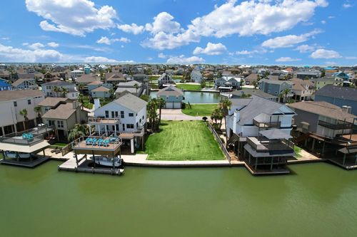 1318 Outrigger, Tiki Island, TX, 77554-6180 | Card Image