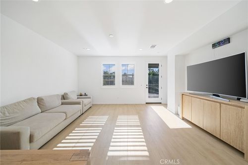 207 Colby Cir, Claremont, CA, 91711-2755 | Card Image