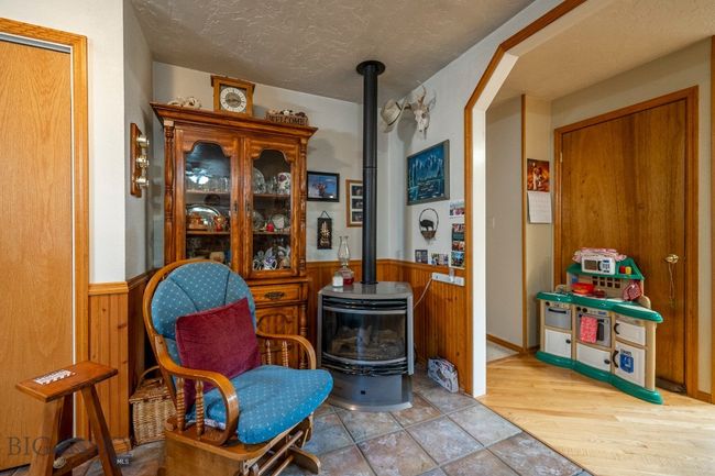 1077 Us Highway 89 S, House other with 3 bedrooms, 3 bathrooms and null parking in Gardiner MT | Image 27
