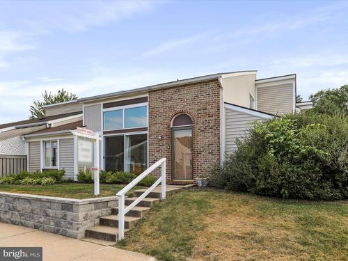 1651 Woodlands Run, HAGERSTOWN, MD, 21742-8046 | Card Image