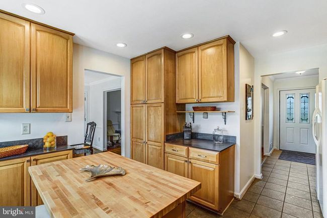 5901 Wivenhoe Ct, House other with 5 bedrooms, 3 bathrooms and null parking in ALEXANDRIA VA | Image 22
