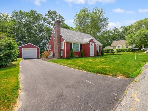 10 Palmer St, Greenville, RI, 02828-1706 | Card Image