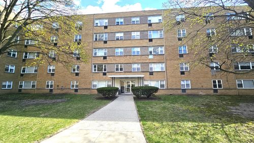 305-2025 W Granville Avenue, Chicago, IL, 60659 | Card Image