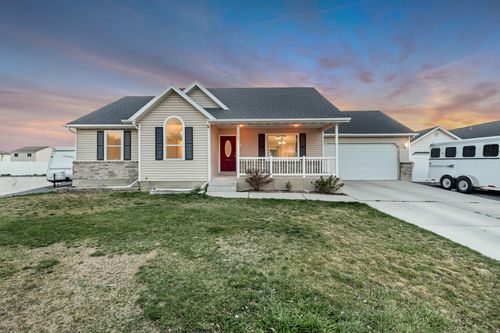 3555 N Canary Way, Eagle Mountain, UT, 84005-4405 | Card Image