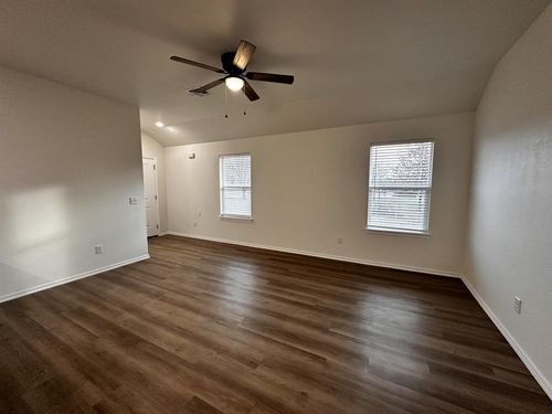 11503 Mackenzie Way, Yukon, OK, 73099 | Card Image