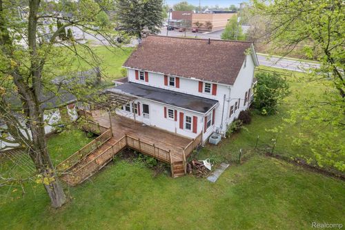 260 S Dexter St, Pinckney, MI, 48169-9070 | Card Image