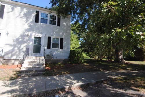77 Cadogan Way, Nashua, NH, 03062-2285 | Card Image