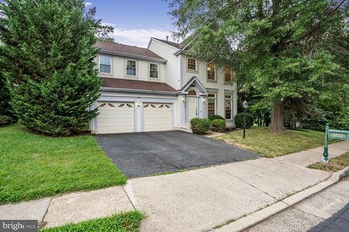 3512 Armfield Farm Dr, CHANTILLY, VA, 20151-3350 | Card Image