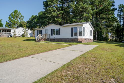 281 Old Salem Dr, Spring Lake, NC, 28390-8215 | Card Image