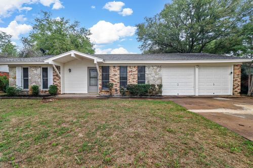 5904 Emerson Dr, Watauga, TX, 76148-3537 | Card Image