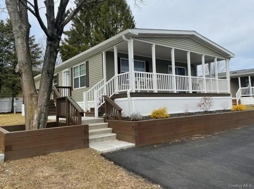 32 Scribo Ln, Wappingers Falls, NY, 12590-3612 | Card Image