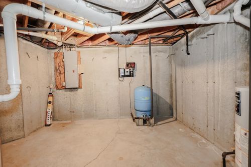 152 Middle Rd, Hancock, NH, 03449-5905 | Card Image