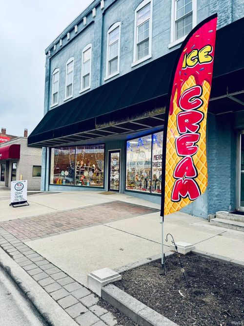 112 W Market St, Warsaw, IN, 46580-2812 | Card Image